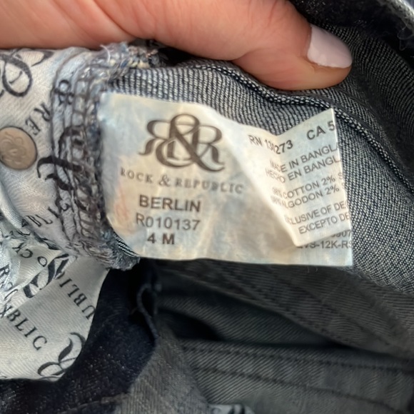 Rock and Republic crystal detail jeans. Medium wash straight leg slim jeans. - Picture 9 of 9